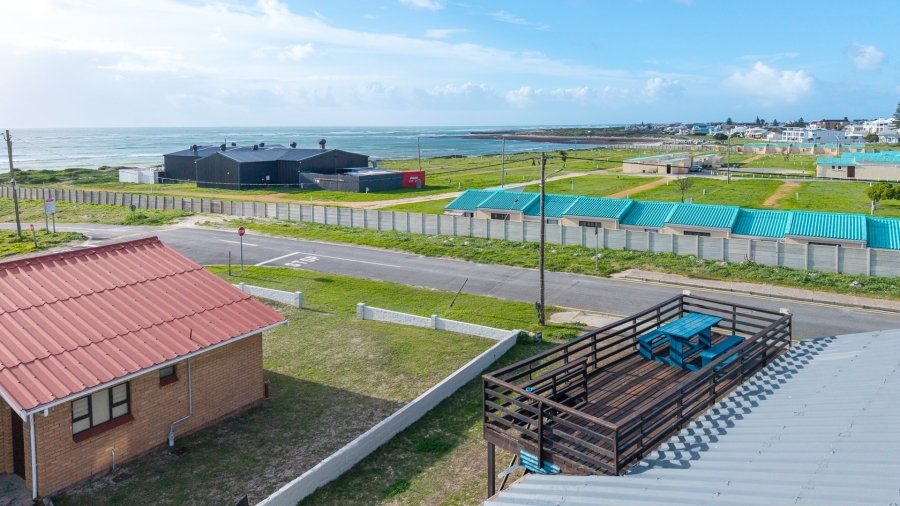 4 Bedroom Property for Sale in Struisbaai Western Cape